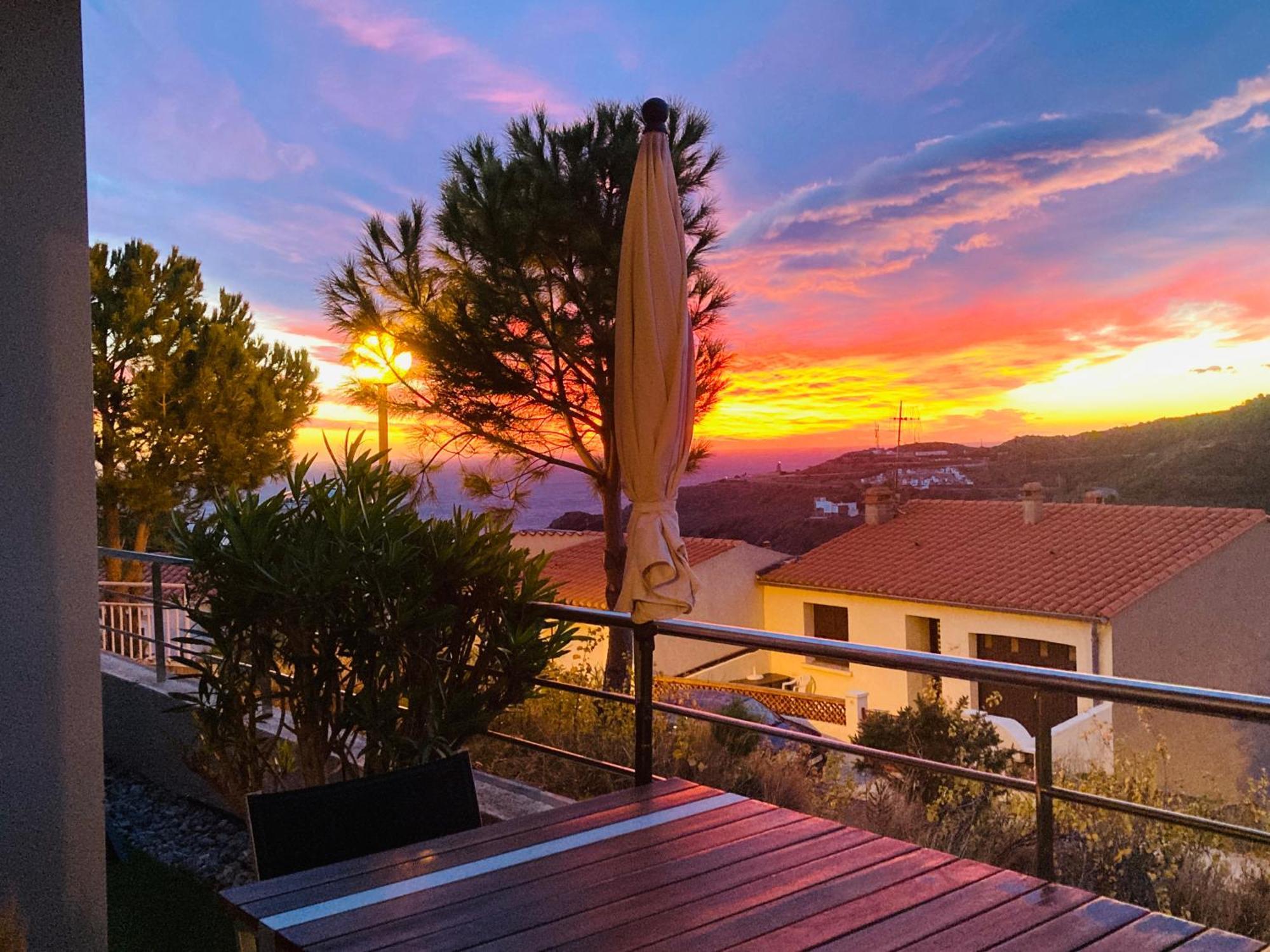 Résidence Costa Vermella, vue mer et montagne au calme Cerbère Extérieur photo